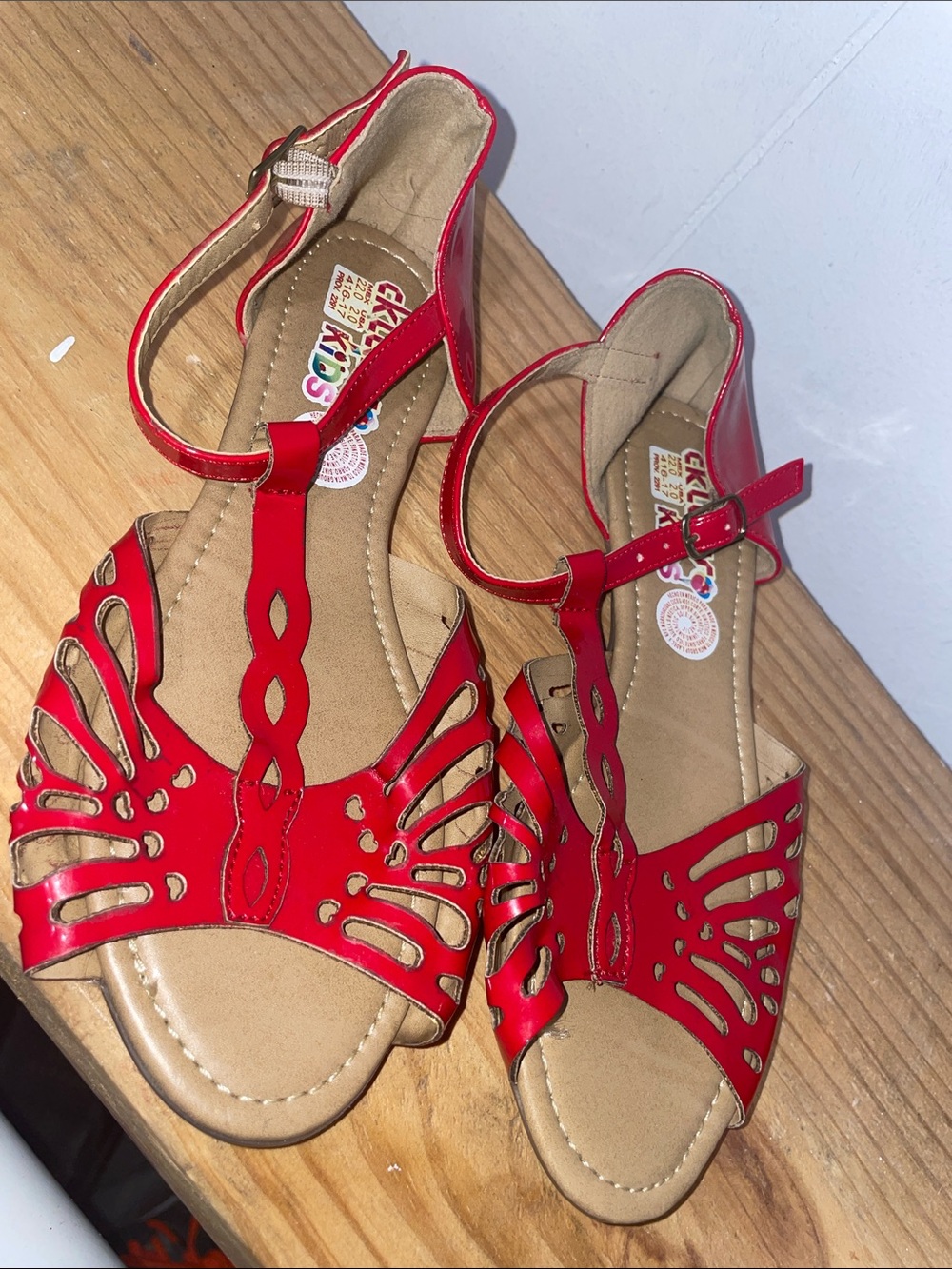 Women's Red Cutout T-Strap Sandals - Classic Summer Style